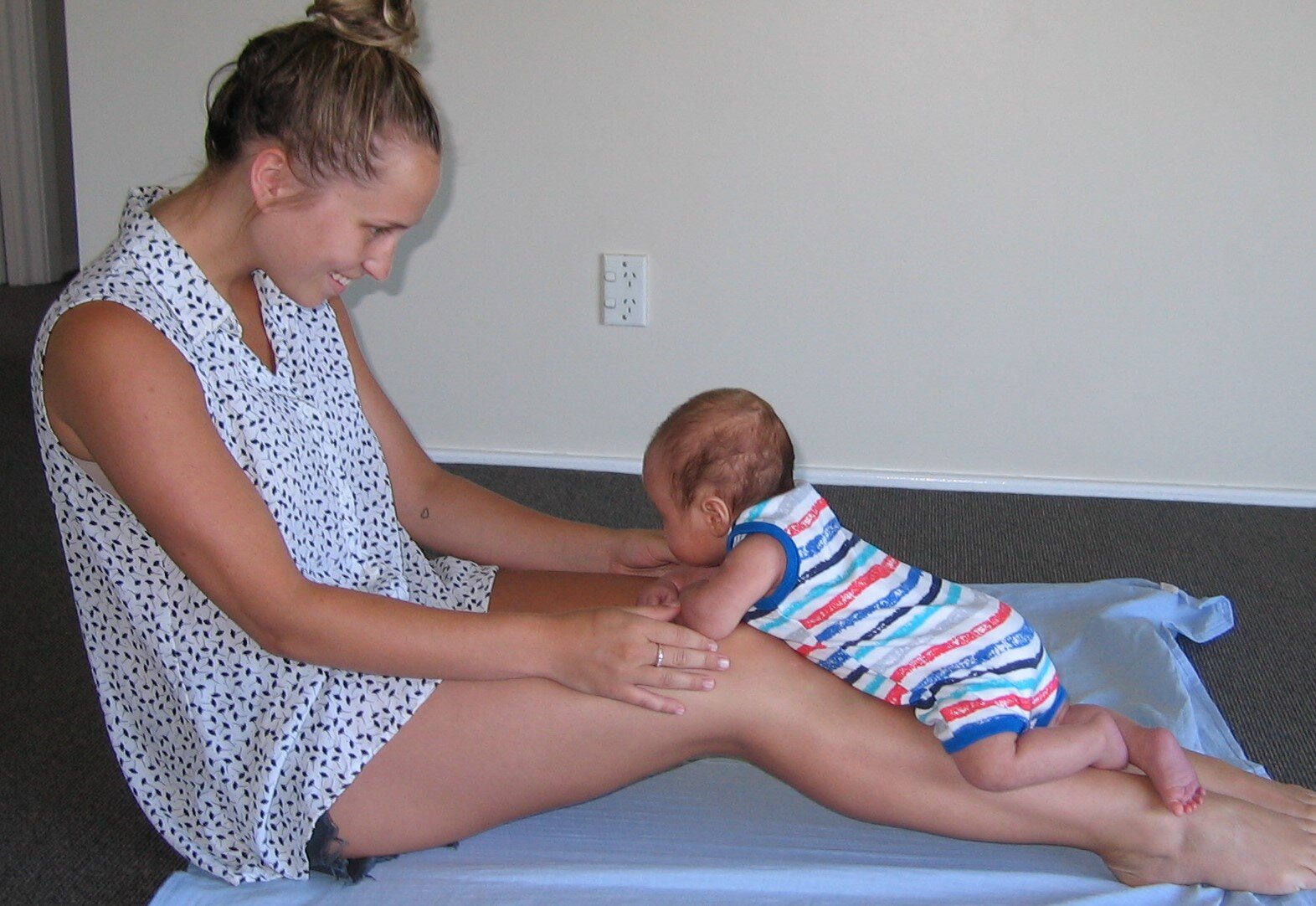 Fun ways for parents and babies to enjoy more tummy time